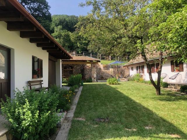 Kistuecsoek Vendeghaz Case de vacanță *